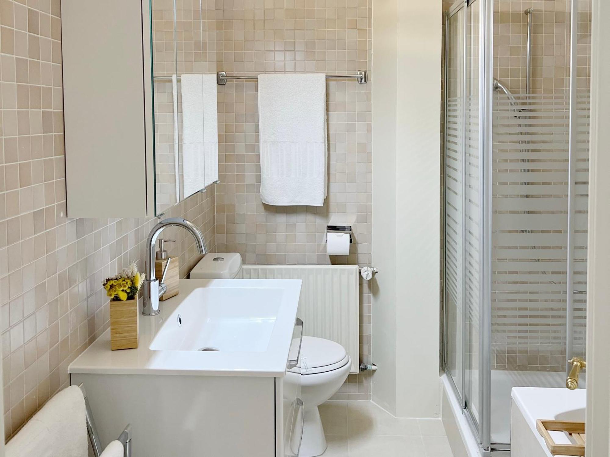 Montreux Riviera Suite Waterfront 3 Bedrooms Private Parking Luaran gambar