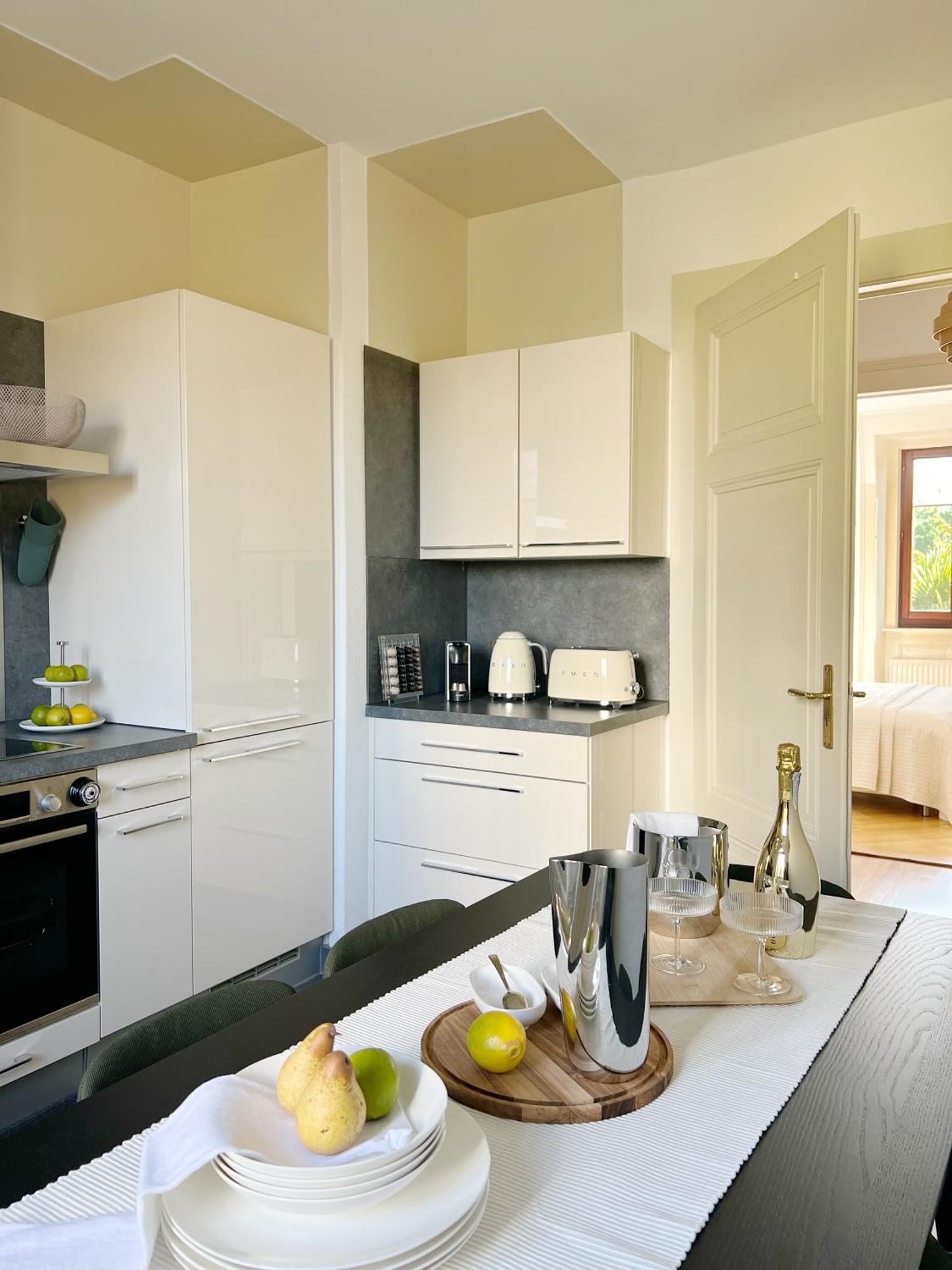 Montreux Riviera Suite Waterfront 3 Bedrooms Private Parking Luaran gambar